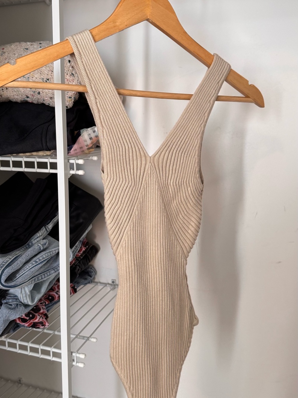 Abercrombie & Fitch Beige Ribbed V-Neck Sleeveless Bodysuit